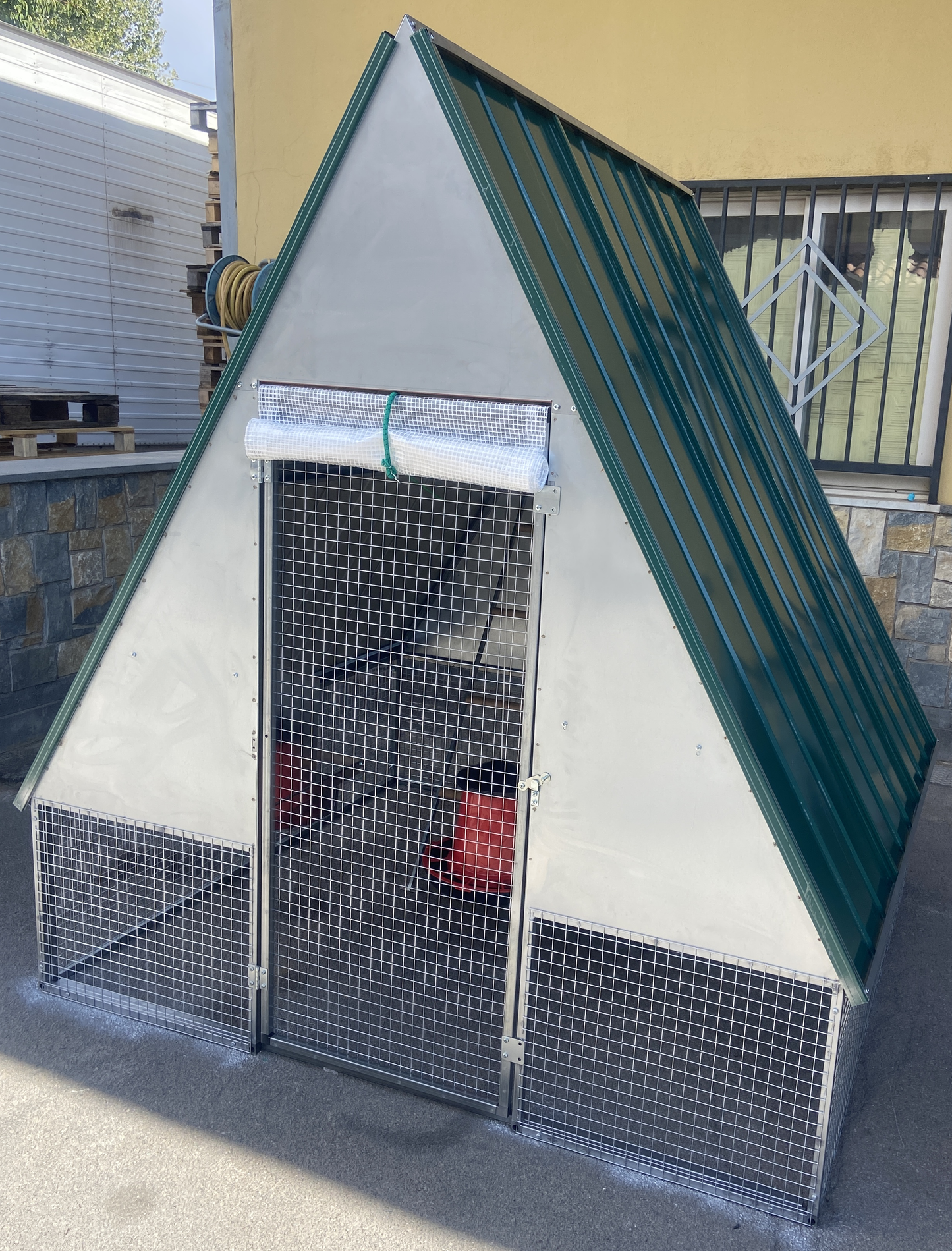 Pollaio Pompei Anti Predatore in Rete e Lamiera Zincata