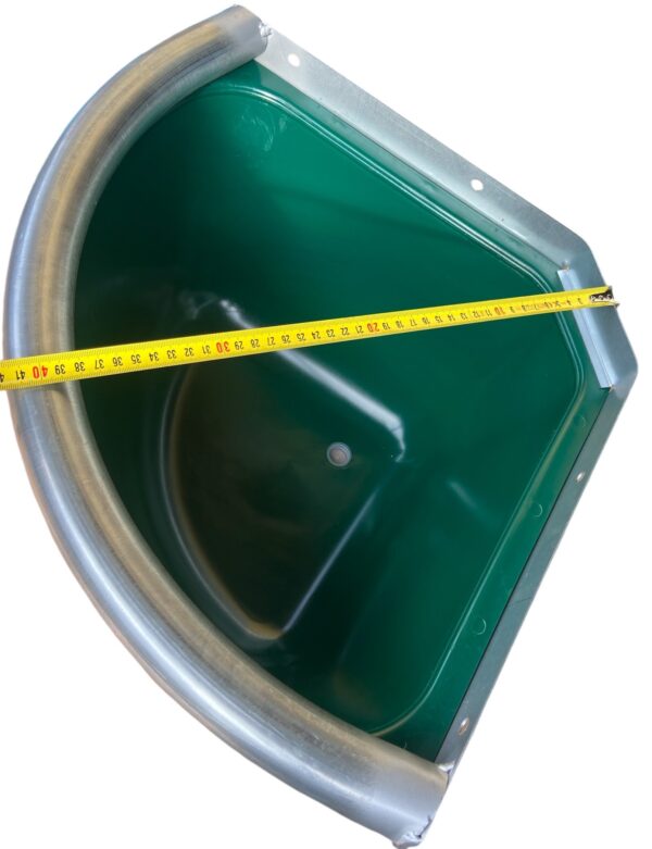 Mangiatoia angolare per cavalli