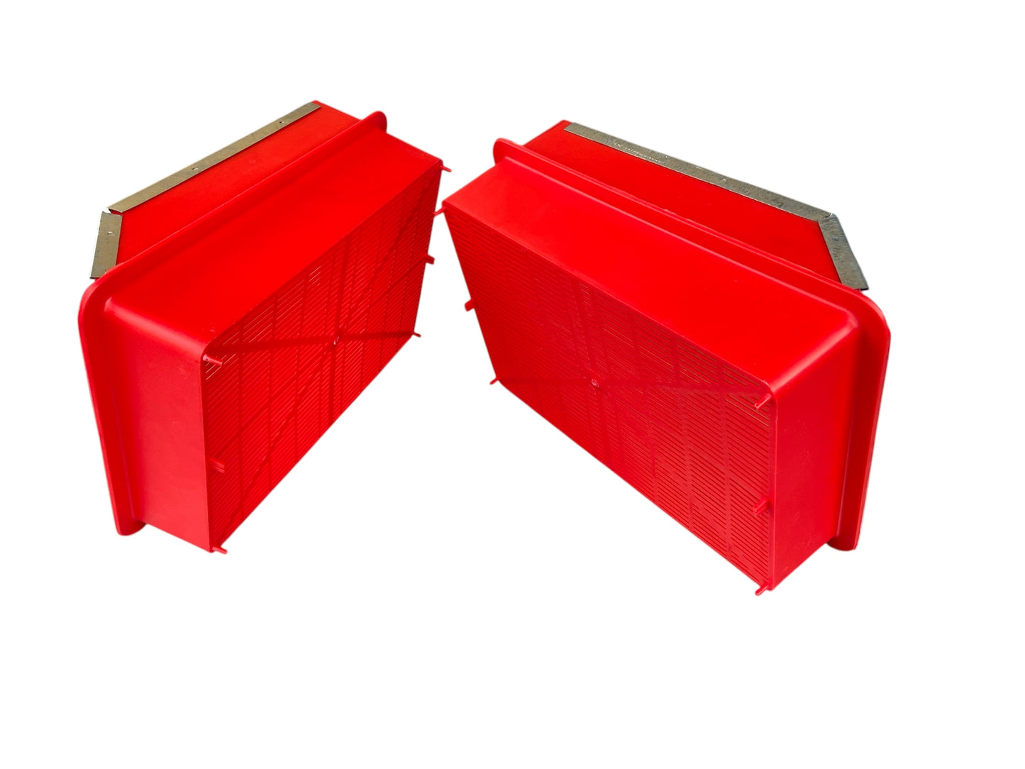 Nido interno per conigli in plastica con bordo in lamiera 2 pz